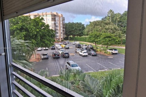 Купить кондоминиум в Пемброк-Пайнс, Флорида 2 спальни, № 2054968 - фото 22