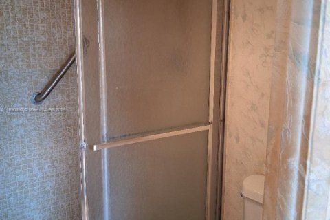 Купить кондоминиум в Пемброк-Пайнс, Флорида 2 спальни, № 2054968 - фото 16