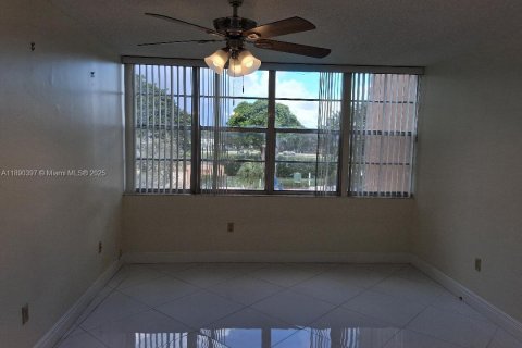 Купить кондоминиум в Пемброк-Пайнс, Флорида 2 спальни, № 2054968 - фото 12