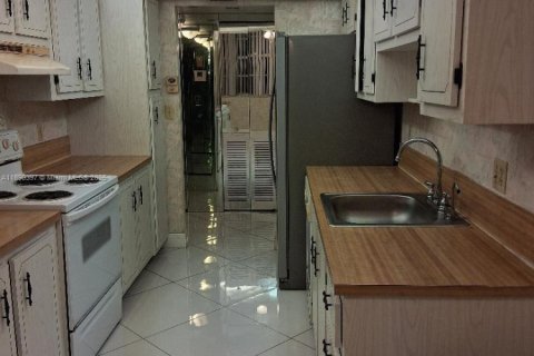 Купить кондоминиум в Пемброк-Пайнс, Флорида 2 спальни, № 2054968 - фото 8