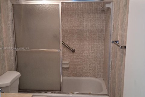 Купить кондоминиум в Пемброк-Пайнс, Флорида 2 спальни, № 2054968 - фото 21