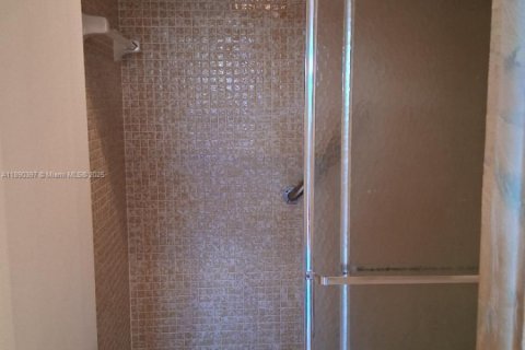 Купить кондоминиум в Пемброк-Пайнс, Флорида 2 спальни, № 2054968 - фото 15