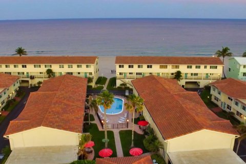 Condo in Lauderdale-by-the-Sea, Florida, 2 bedrooms  № 2173184