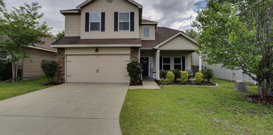 House in Crestview, Florida 4 bedrooms, 230.96 sq.m. № 560636