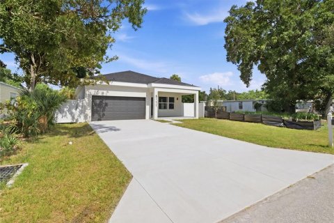 House in Saint Petersburg, Florida 3 bedrooms, 162.02 sq.m. № 2238115 - photo 26