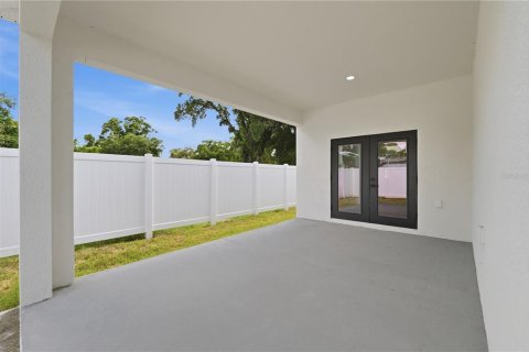House in Saint Petersburg, Florida 3 bedrooms, 162.02 sq.m. № 2238115 - photo 22