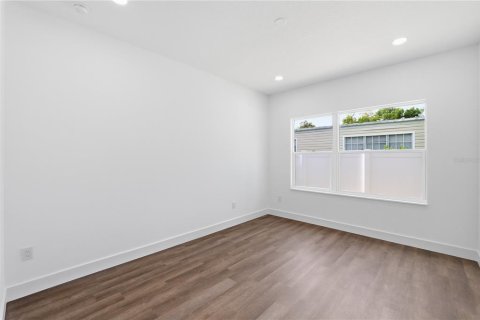 House in Saint Petersburg, Florida 3 bedrooms, 162.02 sq.m. № 2238115 - photo 18