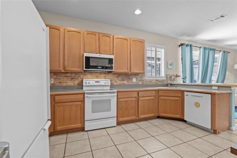 House in Oviedo, Florida 4 bedrooms, 197.79 sq.m. № 1801989 - photo 12