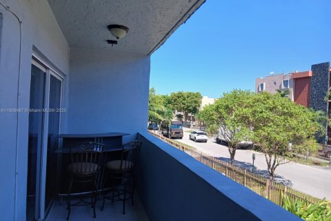 Купить кондоминиум в Хайалиа, Флорида 1 спальня, 67.73м2, № 1963480 - фото 1