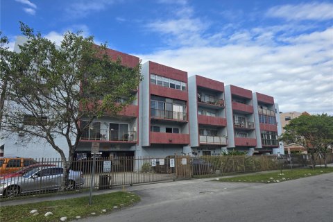 Купить кондоминиум в Хайалиа, Флорида 1 спальня, 67.73м2, № 1963480 - фото 9