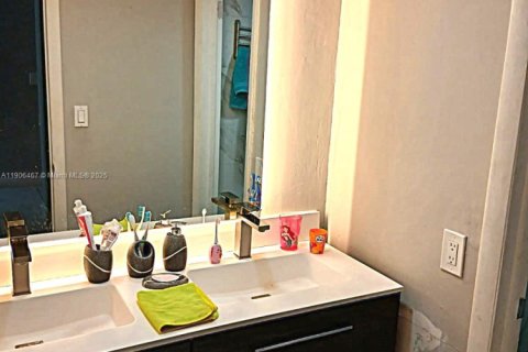 Купить кондоминиум в Хайалиа, Флорида 1 спальня, 67.73м2, № 1963480 - фото 4