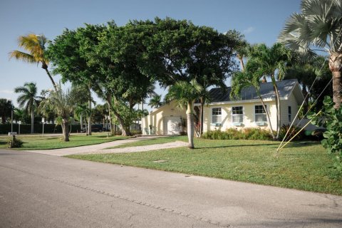House in St. Lucie, Florida 3 bedrooms, 154.22 sq.m. № 2086319 - photo 6