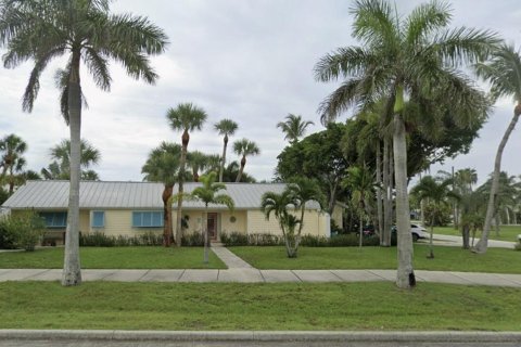 House in St. Lucie, Florida 3 bedrooms, 154.22 sq.m. № 2086319