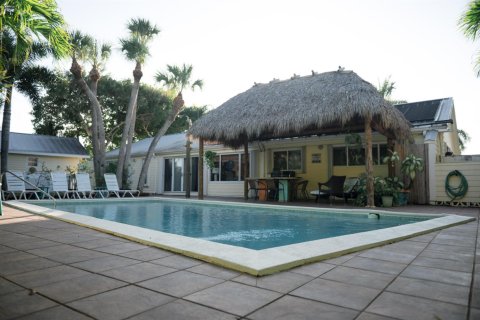 House in St. Lucie, Florida 3 bedrooms, 154.22 sq.m. № 2086319 - photo 9