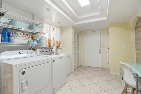Casa en venta en Homosassa, Florida, 4 dormitorios, 223.24 m2 № 2138192 - foto 18