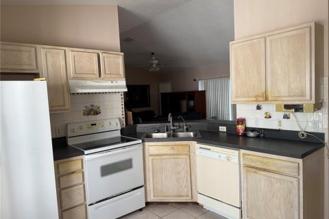 Villa ou maison à vendre à Deltona, Floride: 4 chambres, 129.88 m2 № 1585842 - photo 17
