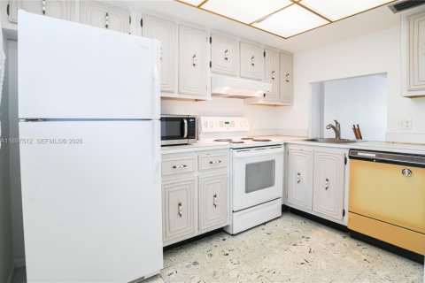 Condo in Oakland Park, Florida, 2 bedrooms  № 2081550 - photo 6