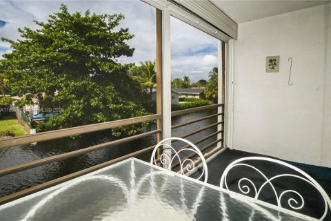 Condo in Oakland Park, Florida, 2 bedrooms  № 2081550