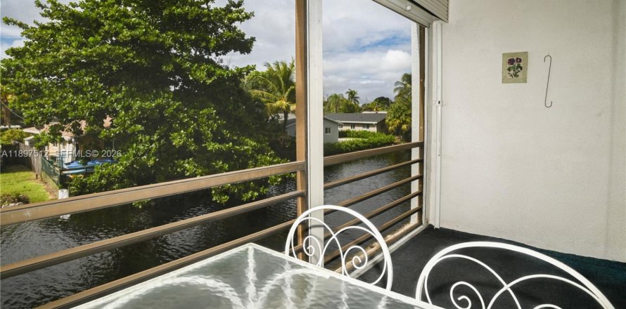 Condo in Oakland Park, Florida, 2 bedrooms  № 2081550
