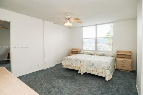 Condo in Oakland Park, Florida, 2 bedrooms  № 2081550 - photo 20