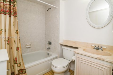 Condo in Oakland Park, Florida, 2 bedrooms  № 2081550 - photo 21