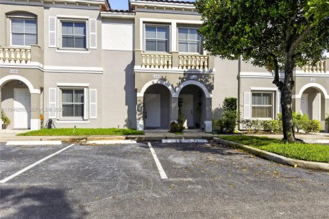 Снять в аренду кондоминиум в Мирамар, Флорида 3 спальни, 139.82м2, № 2006021 - фото 2