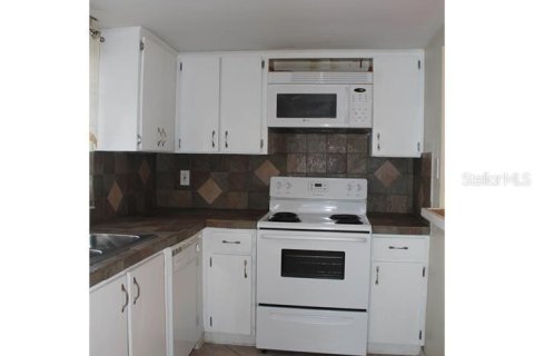 Condo in Tampa, Florida, 2 bedrooms № 2231632 - photo 2