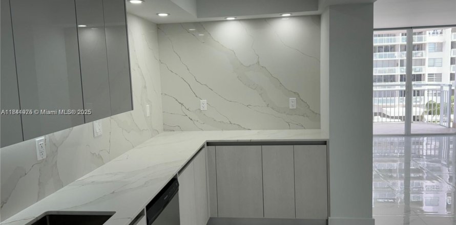 Condo à Aventura, Floride, 2 chambres № 1833950