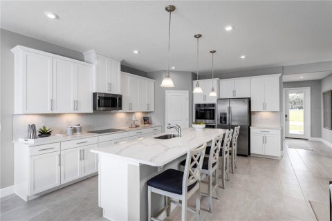 House in Winter Haven, Florida 5 bedrooms, 270.07 sq.m. № 1760312 - photo 6