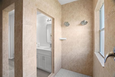 Condo in Lutz, Florida, 3 bedrooms № 2431212 - photo 18