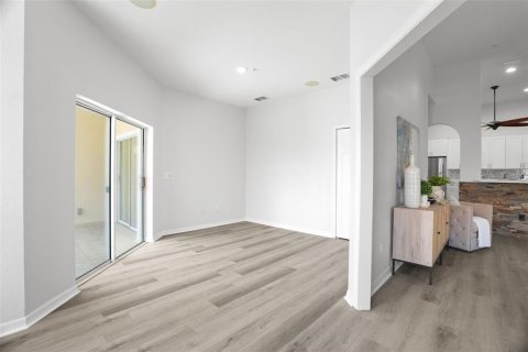 Condo in Lutz, Florida, 3 bedrooms № 2431212 - photo 27
