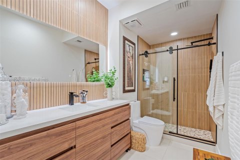 Condo in Aventura, Florida, 2 bedrooms  № 2011728 - photo 21