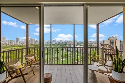 Condo in Aventura, Florida, 2 bedrooms  № 2011728 - photo 14