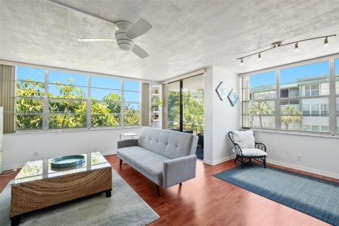 Снять в аренду кондоминиум в Холливуд, Флорида 2 спальни, 96.62м2, № 1971285 - фото 6