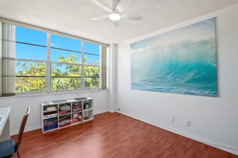 Снять в аренду кондоминиум в Холливуд, Флорида 2 спальни, 96.62м2, № 1971285 - фото 14