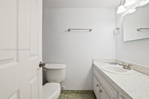 Снять в аренду кондоминиум в Холливуд, Флорида 2 спальни, 96.62м2, № 1971285 - фото 22