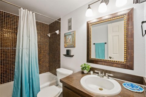 Снять в аренду кондоминиум в Холливуд, Флорида 2 спальни, 96.62м2, № 1971285 - фото 16