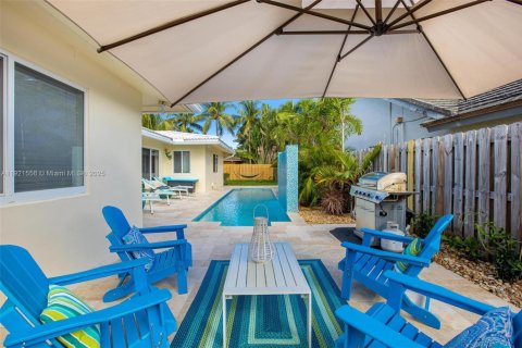 House in Lauderdale-by-the-Sea, Florida 3 bedrooms, 175.49 sq.m. № 2018556 - photo 22