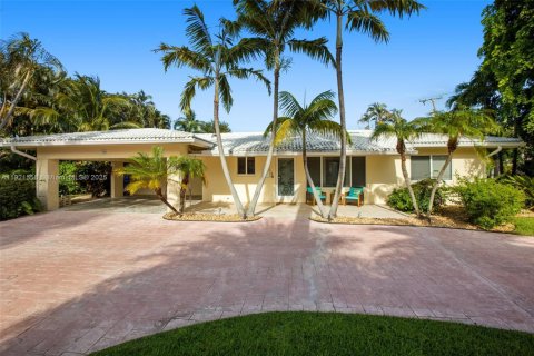 House in Lauderdale-by-the-Sea, Florida 3 bedrooms, 175.49 sq.m. № 2018556 - photo 28