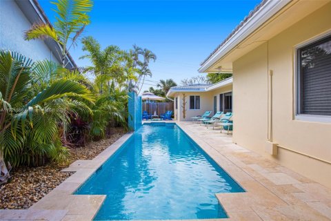 House in Lauderdale-by-the-Sea, Florida 3 bedrooms, 175.49 sq.m. № 2018556 - photo 21