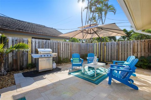 House in Lauderdale-by-the-Sea, Florida 3 bedrooms, 175.49 sq.m. № 2018556 - photo 6