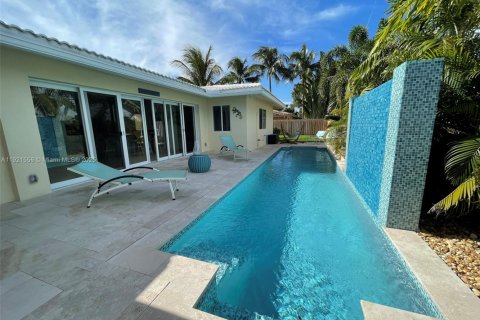 House in Lauderdale-by-the-Sea, Florida 3 bedrooms, 175.49 sq.m. № 2018556 - photo 23