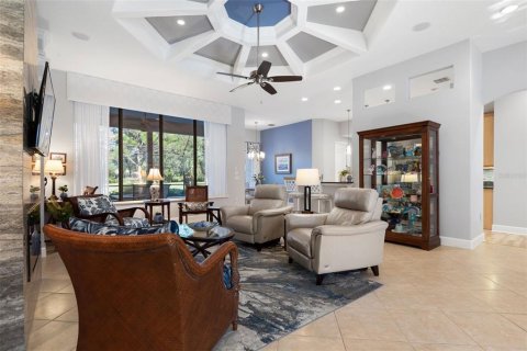 House in Palm Coast, Florida 4 bedrooms, 285.49 sq.m. № 2430510 - photo 8