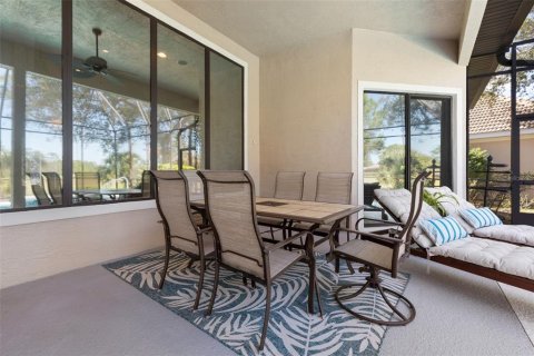 House in Palm Coast, Florida 4 bedrooms, 285.49 sq.m. № 2430510 - photo 27