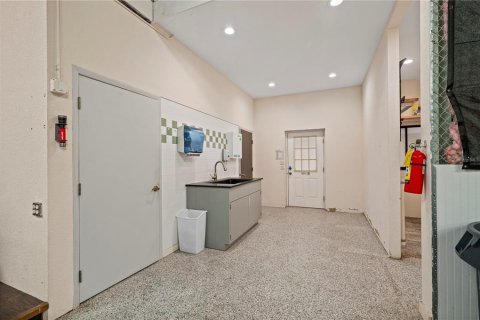 Commercial property in Punta Gorda, Florida 138.42 sq.m. № 1568166 - photo 9