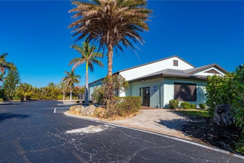 Commercial property in Punta Gorda, Florida 138.42 sq.m. № 1568166 - photo 1