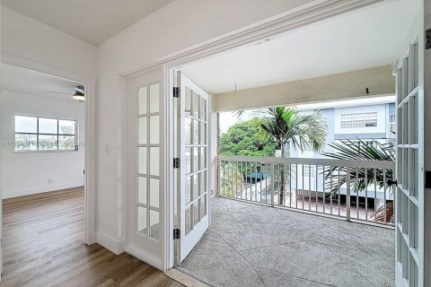 Condominio en venta en Fort Lauderdale, Florida, 2 dormitorios, 81.29 m2 № 2009939 - foto 28