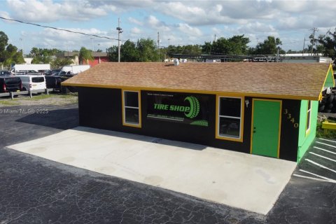 Immobilier commercial à vendre à Fort Myers, Floride № 1965783 - photo 1