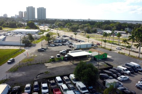 Immobilier commercial à vendre à Fort Myers, Floride № 1965783 - photo 8