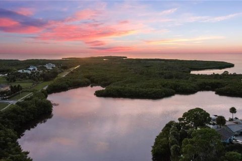 Terreno en New Port Richey, Florida № 2118540